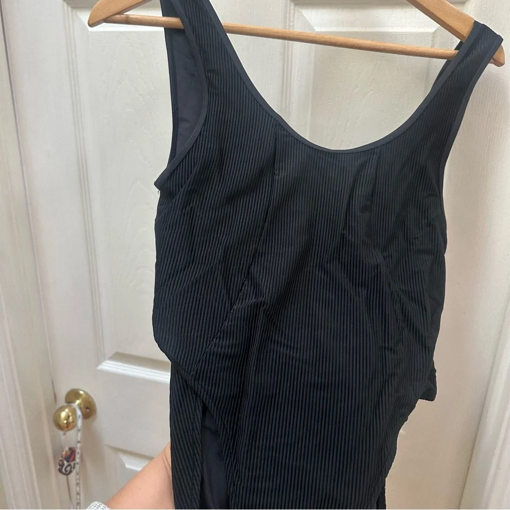 Frankie's Bikini's Black Ribbed scoop neck One-Piece Swimsuit bathing suit M